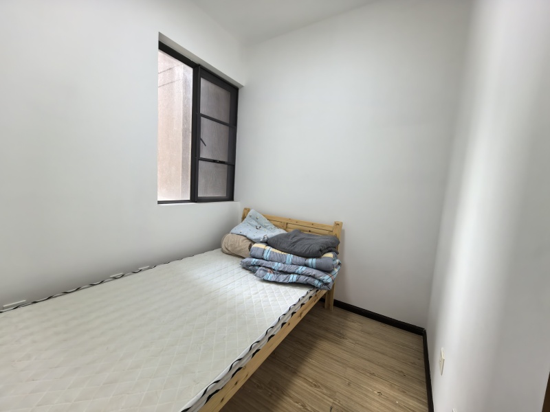 2室1廳1陽(yáng)臺(tái) 南亞未來城臥室