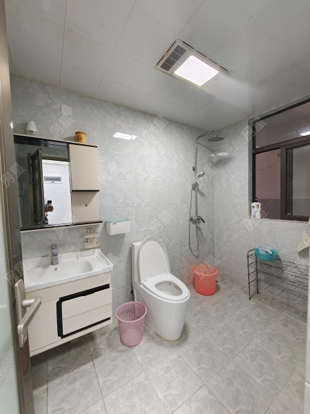 3室2廳2陽臺 俊發(fā)城牡丹苑衛(wèi)生間