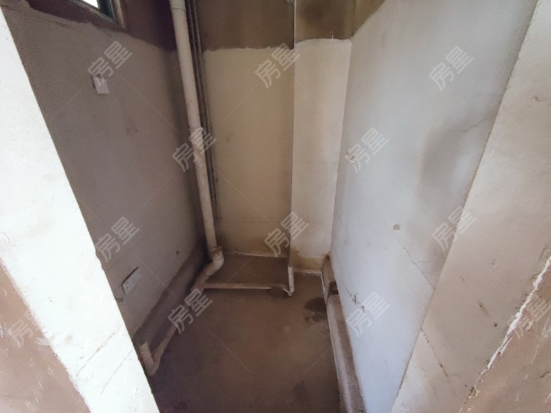 5室2廳2陽臺(tái) 貴研自然界衛(wèi)生間