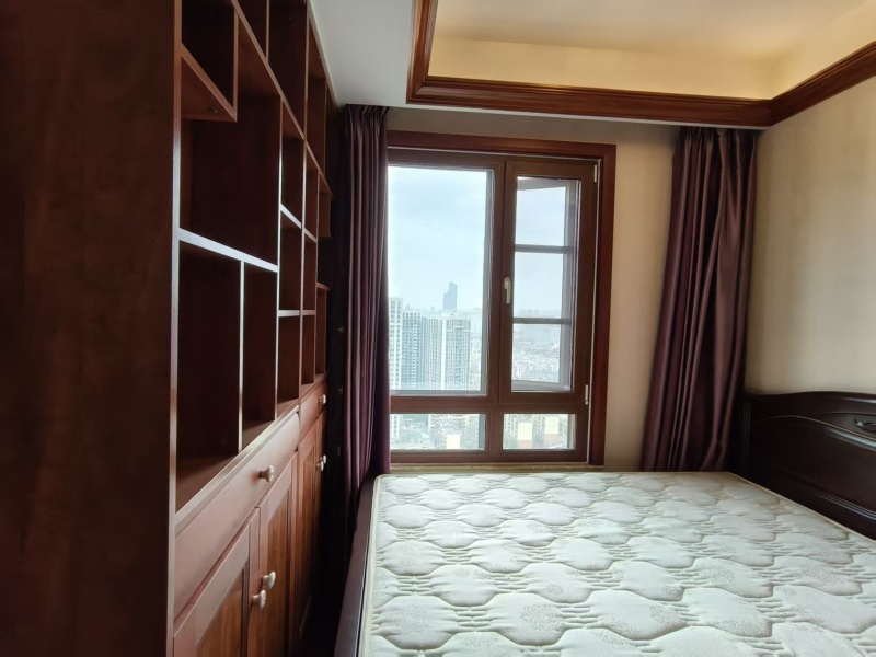 3室2廳2陽臺(tái) 盛高大城二期臥室