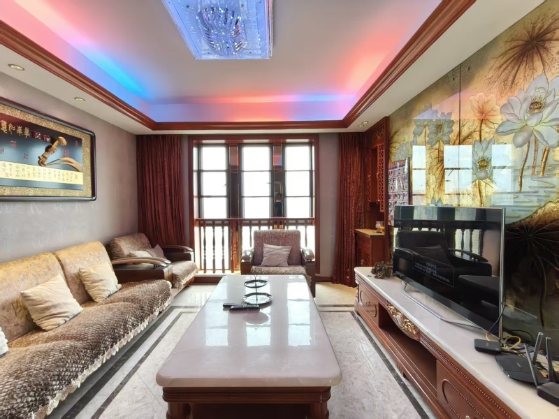 3室2廳2陽臺(tái) 盛高大城二期客廳