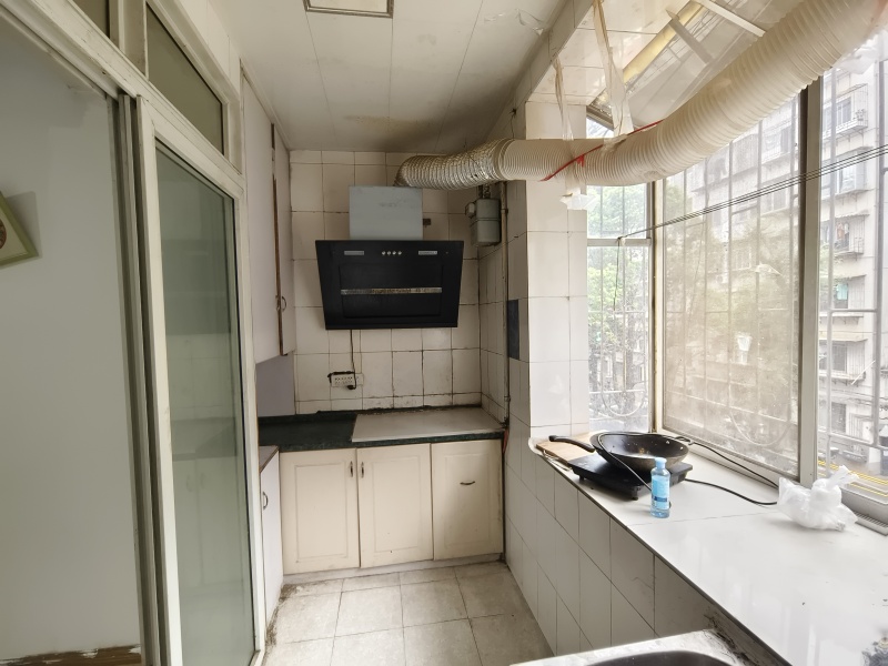 2室2廳1陽(yáng)臺(tái) 凱苑小區(qū)廚房