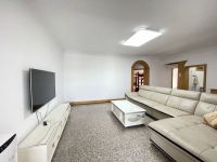 3室2廳2陽(yáng)臺(tái) 白龍小區(qū)客廳