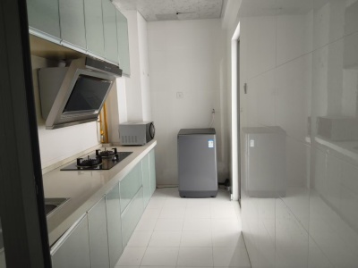 3室2廳1陽(yáng)臺(tái) 同德昆明廣場(chǎng)A區(qū)