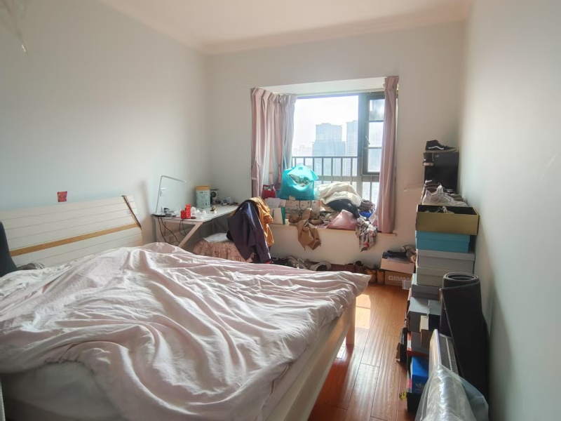 4室2廳2陽臺 金域緹香臥室