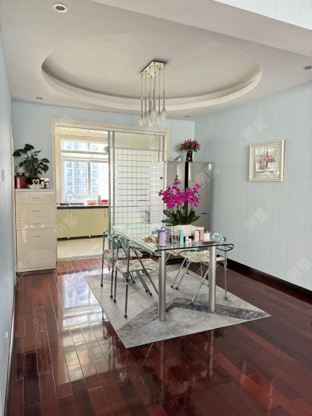 4室2廳1陽臺 萬源小區(qū)餐廳