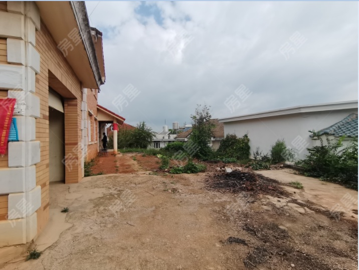 6室2廳4陽(yáng)臺(tái) 西亞山莊別墅自家花園