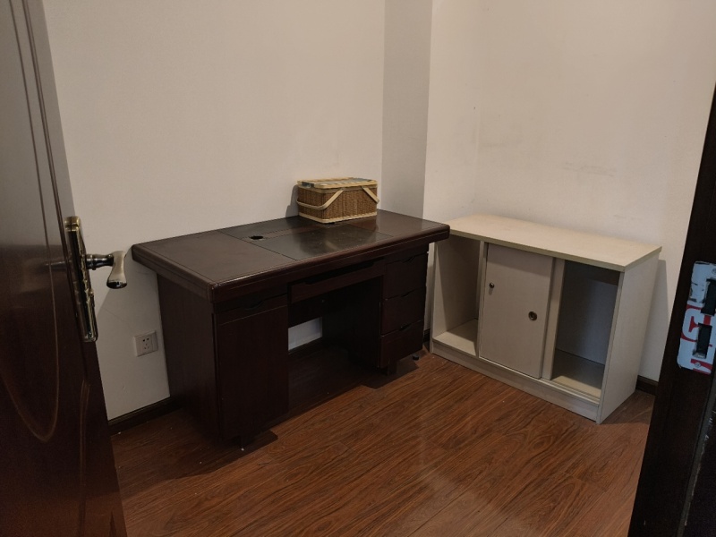 5室2廳2陽(yáng)臺(tái) 世博生態(tài)城云嶺鄰里別墅臥室