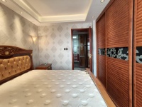 3室2廳2陽臺(tái) 盛高大城二期臥室