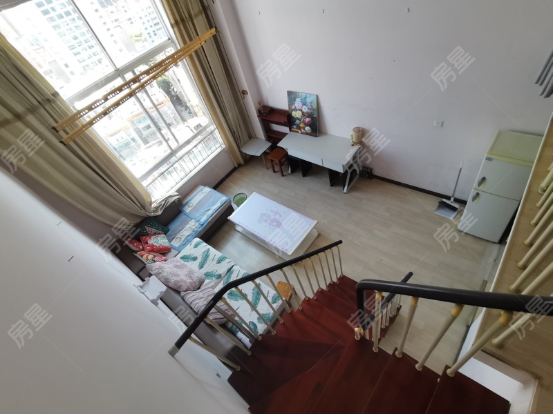 1室1廳1陽(yáng)臺(tái) 可樂(lè)公寓客廳