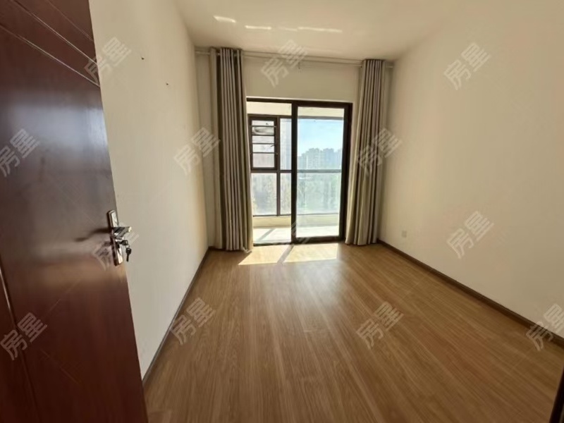 4室2廳2陽臺 中鐵水岸青城A2地塊臥室