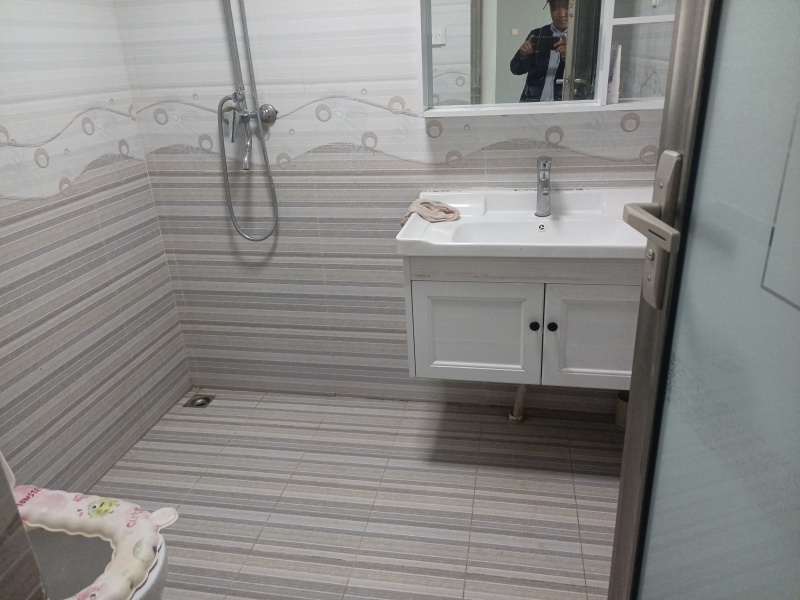 3室2廳2陽臺 紅星天鉑衛(wèi)生間