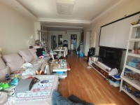 4室2廳2陽臺 金域緹香客廳