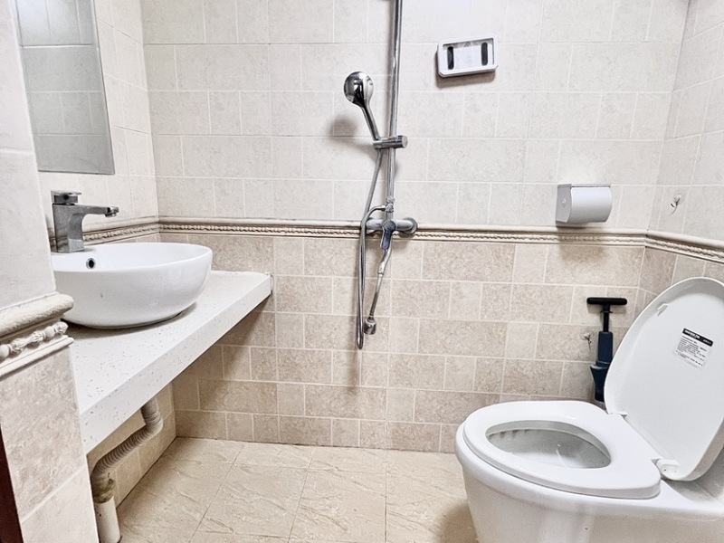 3室2廳2陽(yáng)臺(tái) 濱江俊園回遷組團(tuán)衛(wèi)生間