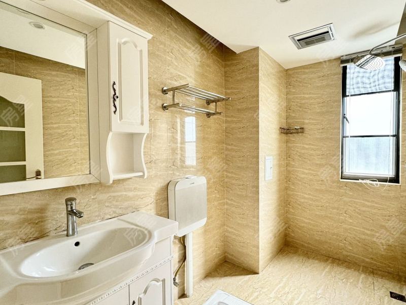 4室2廳2陽臺 清水佳湖雅居衛(wèi)生間