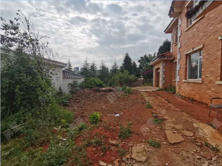 6室2廳4陽(yáng)臺(tái) 西亞山莊別墅自家花園