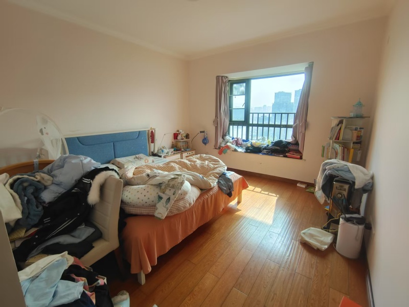 4室2廳2陽臺 金域緹香臥室