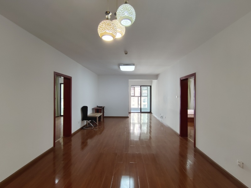 3室2廳2陽臺 俊發(fā)城牡丹苑客廳