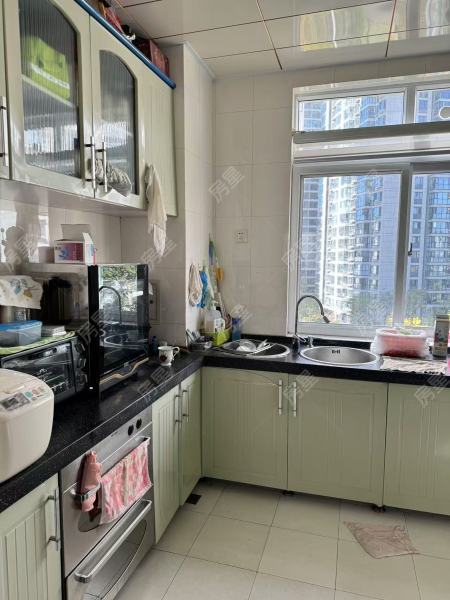 4室2廳1陽臺 萬源小區(qū)廚房