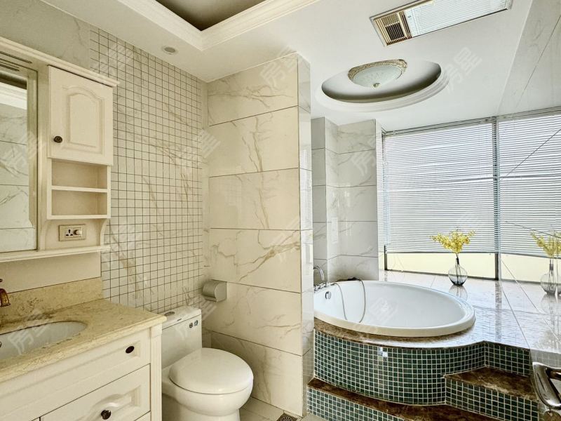 4室2廳2陽臺 清水佳湖雅居衛(wèi)生間