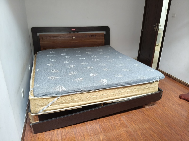 5室2廳2陽(yáng)臺(tái) 世博生態(tài)城云嶺鄰里別墅臥室