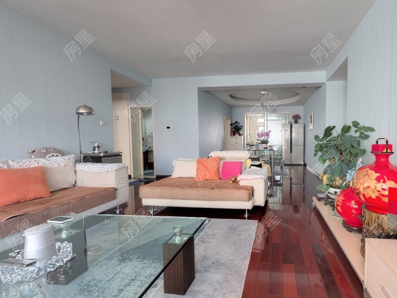 4室2廳1陽臺 萬源小區(qū)客廳