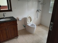 5室2廳2陽(yáng)臺(tái) 世博生態(tài)城云嶺鄰里別墅衛(wèi)生間