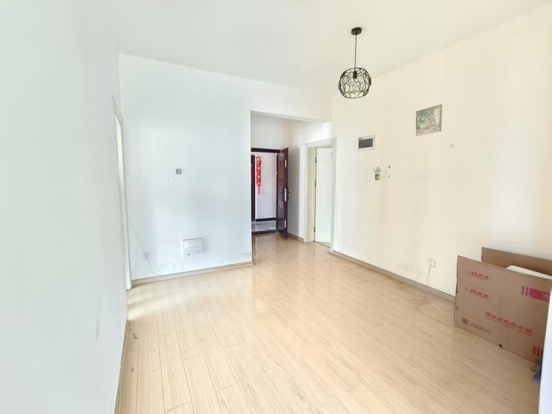 3室2廳1陽(yáng)臺(tái) 鑫金花園餐廳