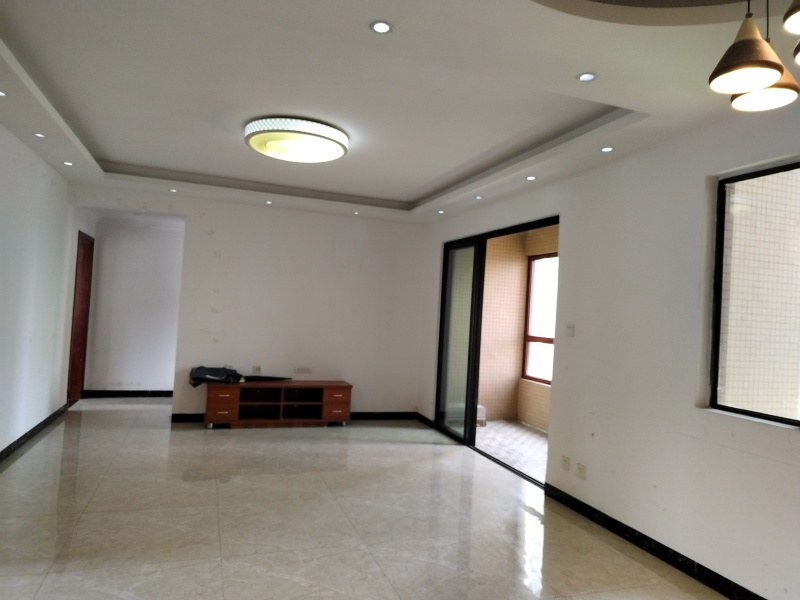 4室2廳2陽(yáng)臺(tái) 蘭亭上錦二期客廳