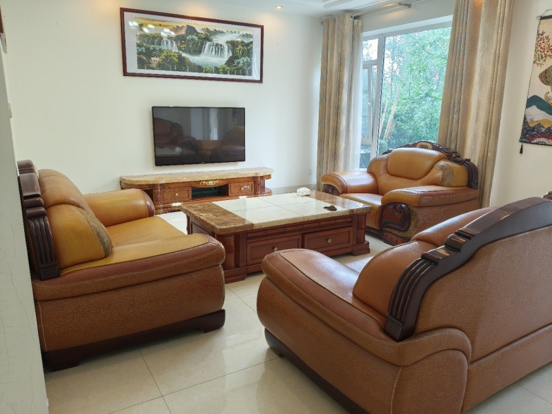 5室2廳2陽(yáng)臺(tái) 世博生態(tài)城云嶺鄰里別墅客廳