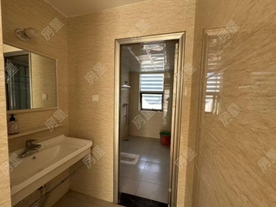 4室2廳2陽臺 中鐵水岸青城A2地塊衛(wèi)生間