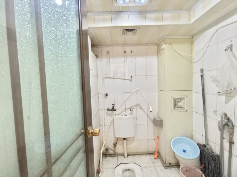 2室2廳1陽(yáng)臺(tái) 凱苑小區(qū)衛(wèi)生間