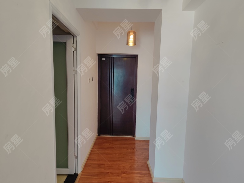 3室2廳1陽(yáng)臺(tái) 都市名典門廳