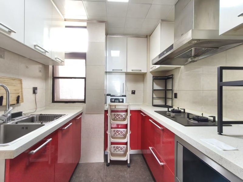 3室2廳2陽臺(tái) 盛高大城二期廚房