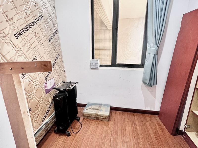 3室2廳2陽(yáng)臺(tái) 濱江俊園回遷組團(tuán)臥室