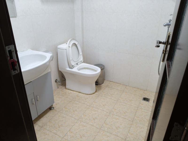 5室2廳2陽(yáng)臺(tái) 世博生態(tài)城云嶺鄰里別墅衛(wèi)生間