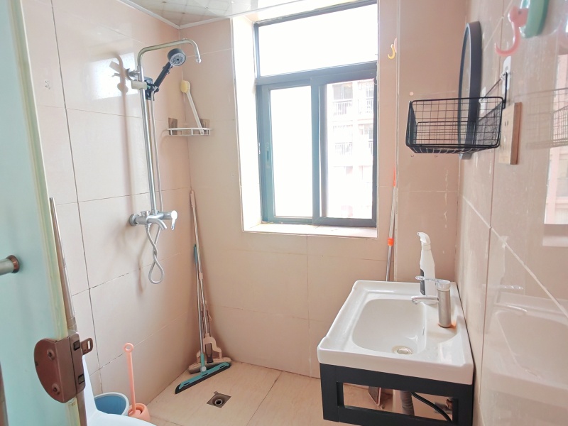 2室2廳2陽臺 碧雞名城衛(wèi)生間