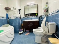 4室2廳1陽臺 萬源小區(qū)衛(wèi)生間