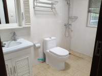 5室2廳2陽(yáng)臺(tái) 世博生態(tài)城云嶺鄰里別墅衛(wèi)生間