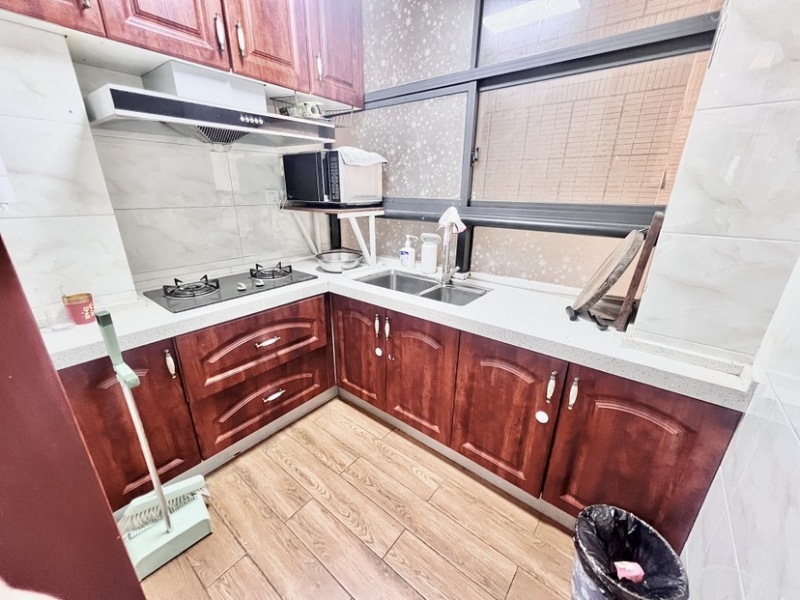 3室2廳2陽(yáng)臺(tái) 濱江俊園回遷組團(tuán)廚房