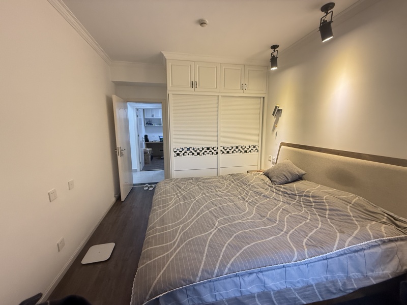 2室2廳2陽(yáng)臺(tái) 金科陽(yáng)光里臥室