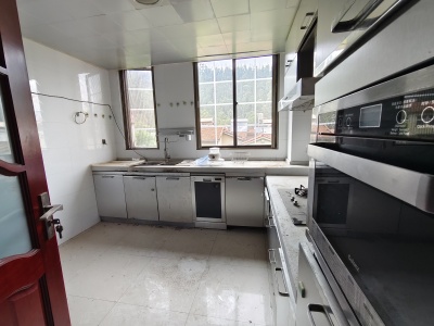 5室2廳2陽(yáng)臺(tái) 森林湖