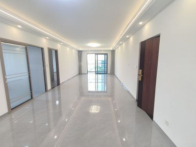 3室2廳2陽臺(tái) 山海灣