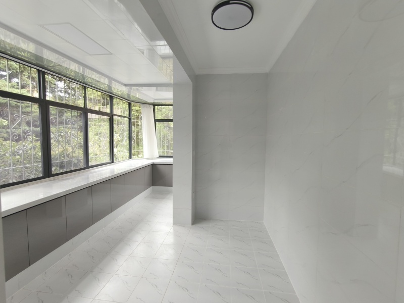 3室2廳1陽(yáng)臺(tái) 東華小區(qū)客廳