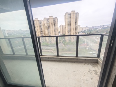 3室2廳1陽臺 融城昆明湖湖珀