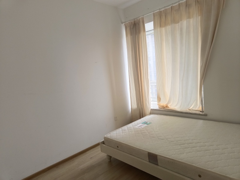 4室2廳2陽臺 湖畔之夢臥室