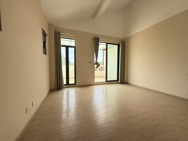 6室3廳3陽臺(tái) 滇池印象花園別墅臥室