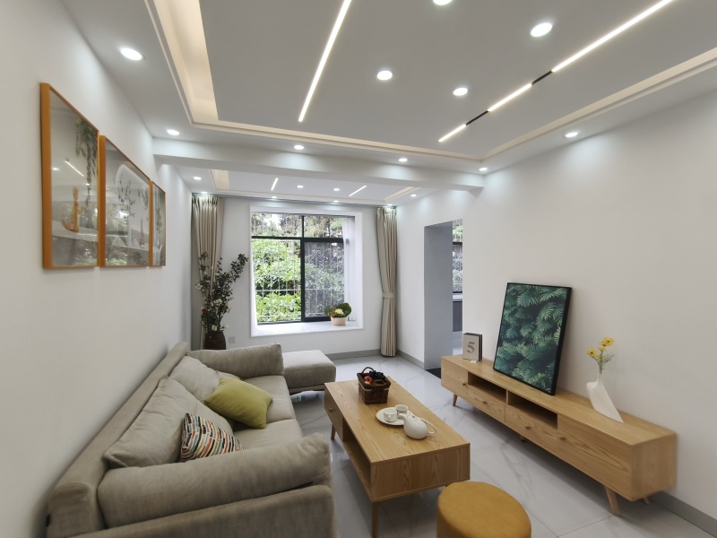 3室2廳1陽(yáng)臺(tái) 東華小區(qū)客廳