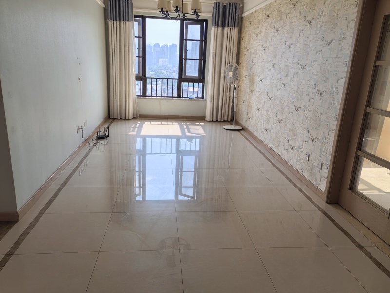 2室2廳1陽(yáng)臺(tái) 中海學(xué)府路8號(hào)客廳