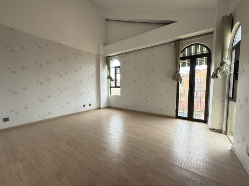 6室3廳3陽臺(tái) 滇池印象花園別墅臥室